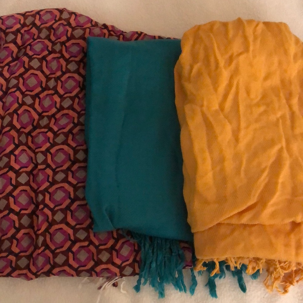 3 Scarfs - EUC to VGUC